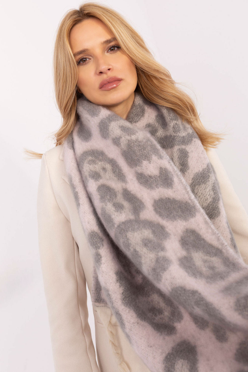 Mantón modelo 205960 AT