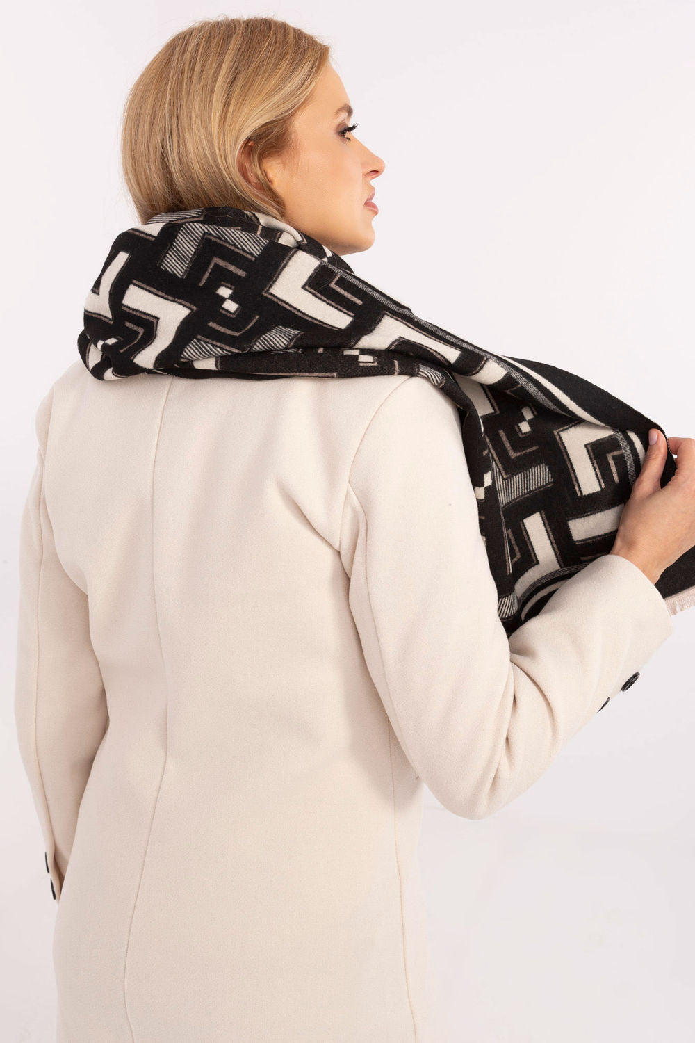 Mantón modelo 205965 AT