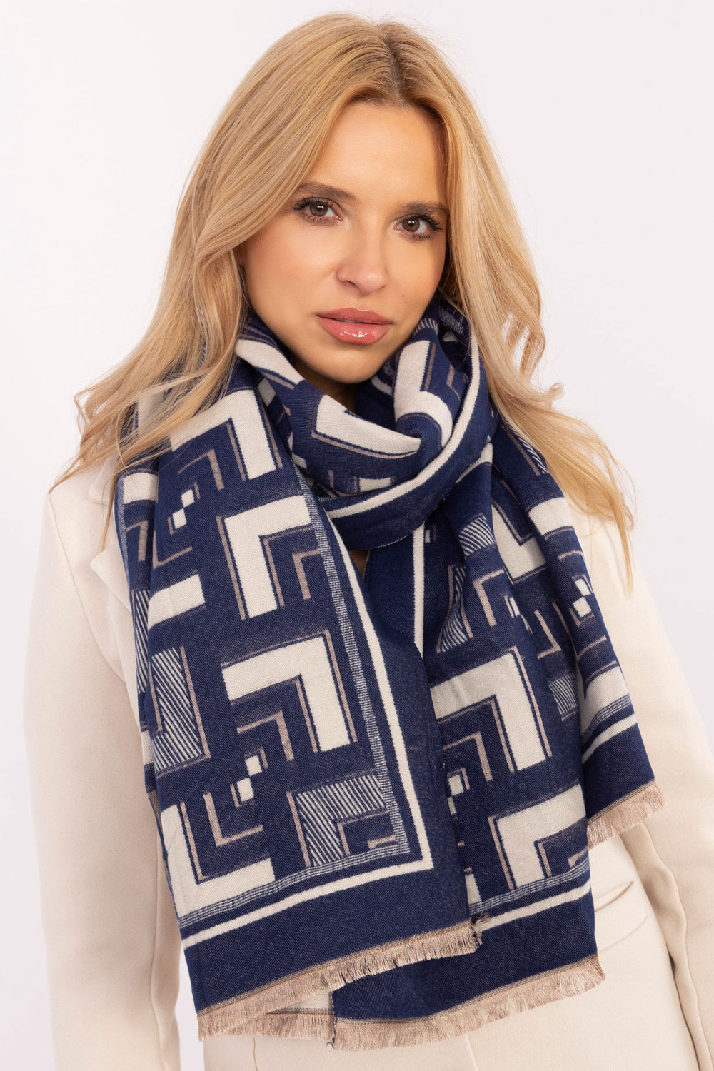 Mantón modelo 205966 AT