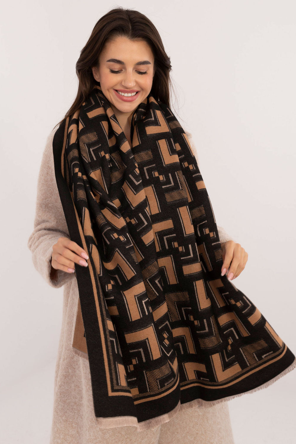 Mantón modelo 205967 AT