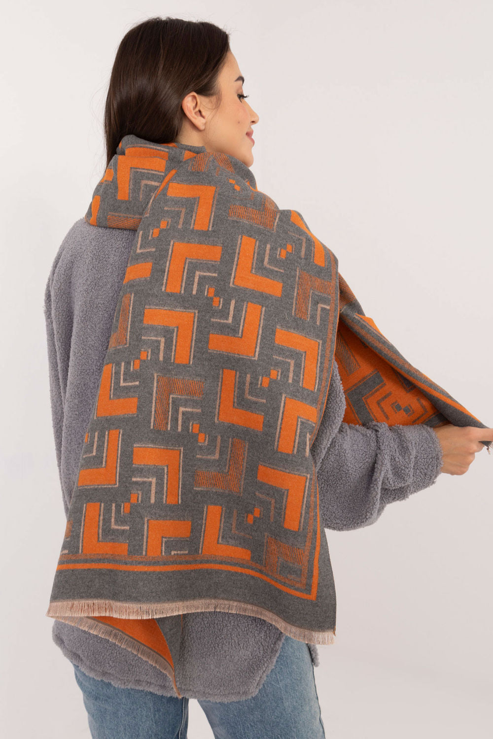 Mantón modelo 205968 AT
