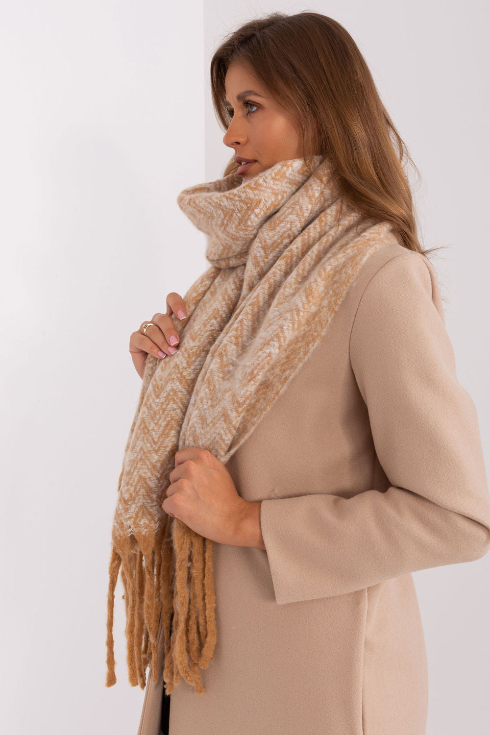 Mantón modelo 205970 AT