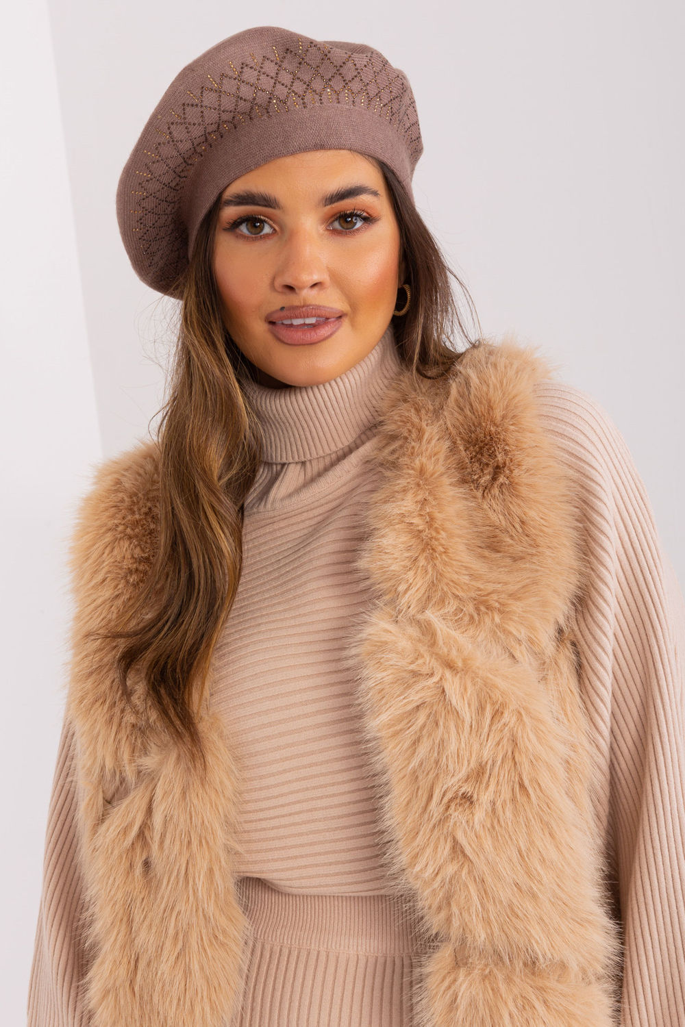 Boina modelo 208244 AT