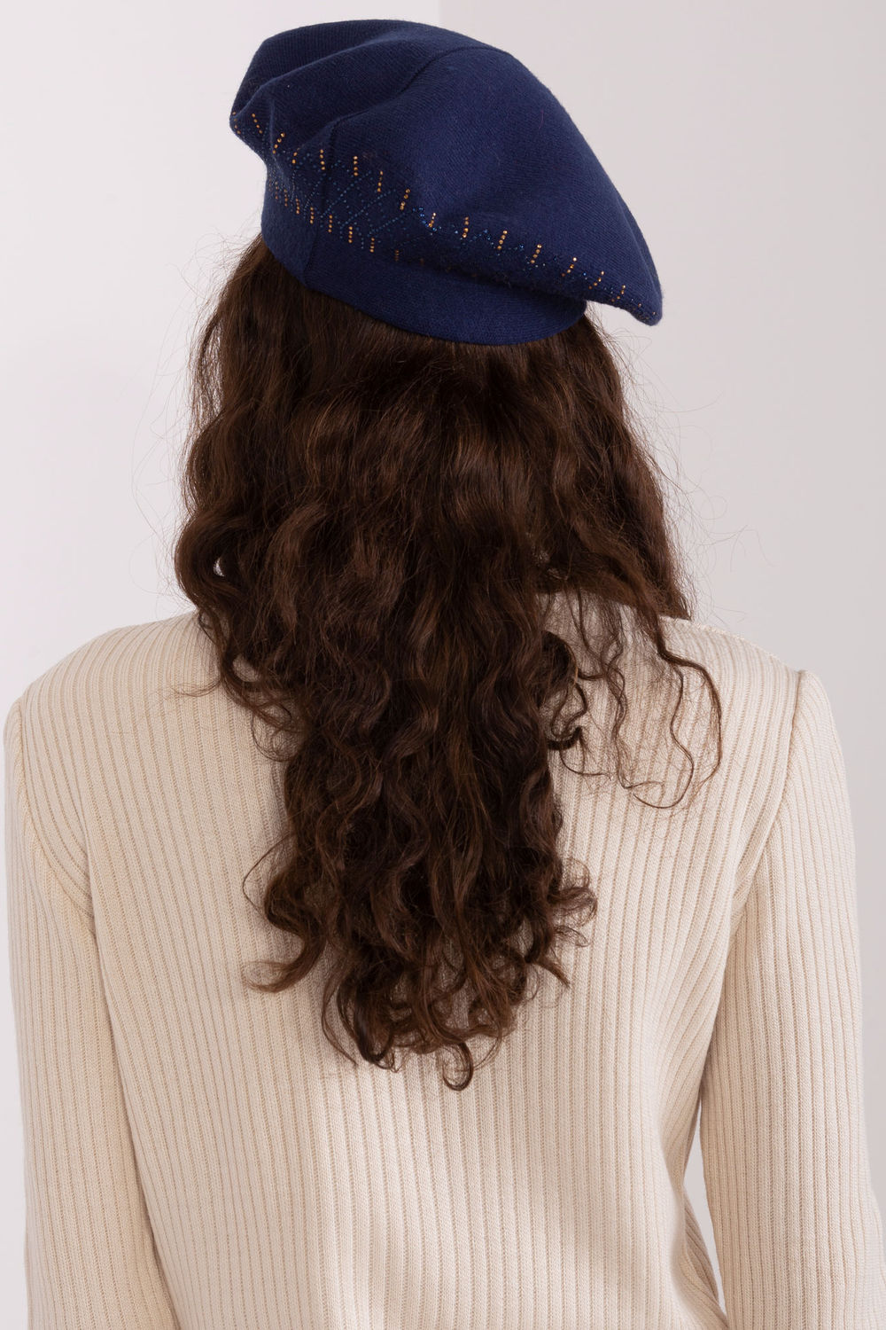 Boina modelo 208251 AT