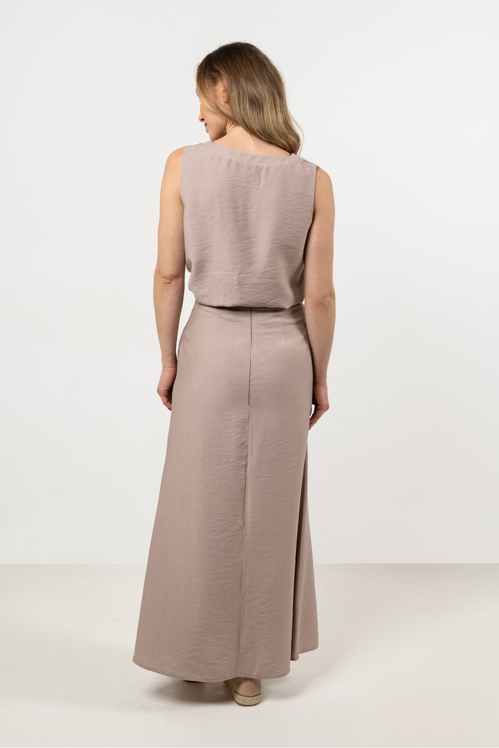 Falda larga modelo 212208 awama