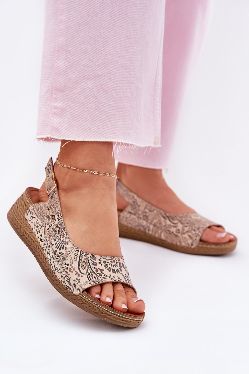 Buskin modelo 215018 Camina con estilo