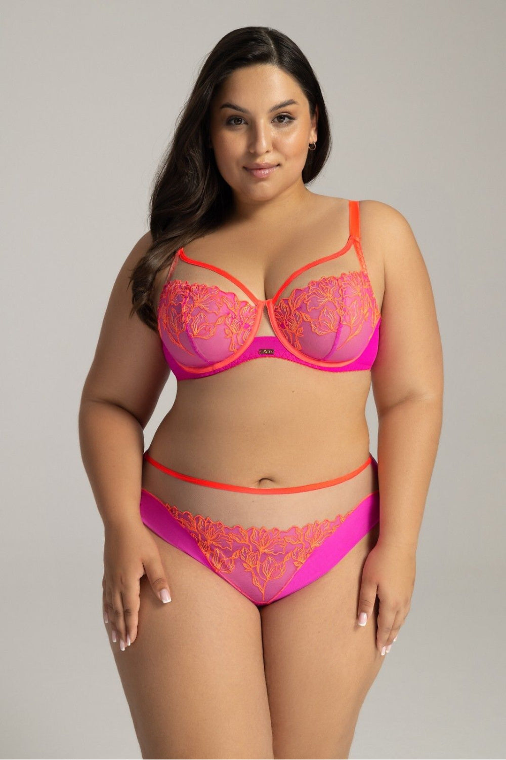 Braguita estilo brasileña modelo 215769 Ava
