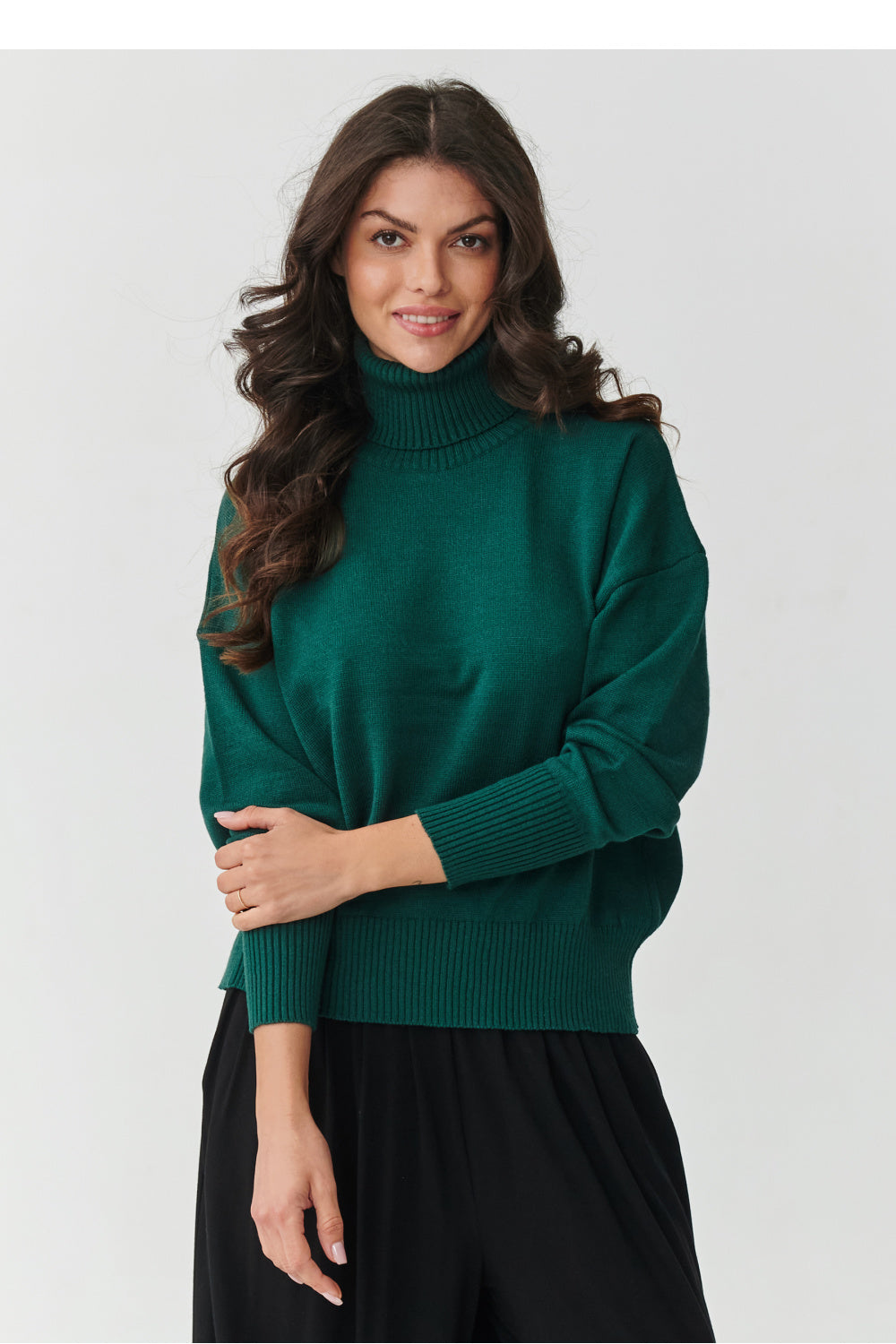 Jersey de cuello alto modelo 217396 Makadamia