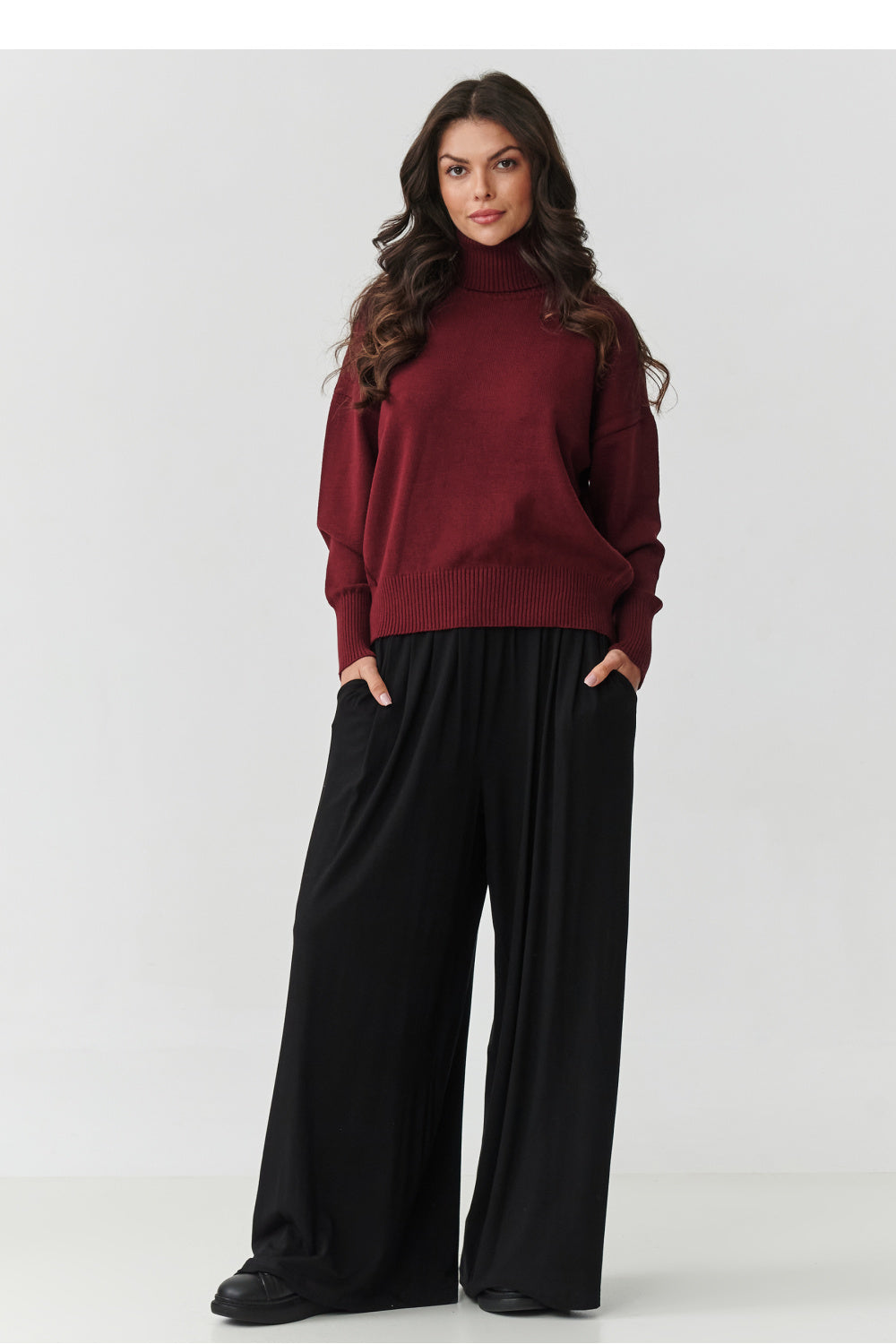 Jersey de cuello alto modelo 217397 Makadamia