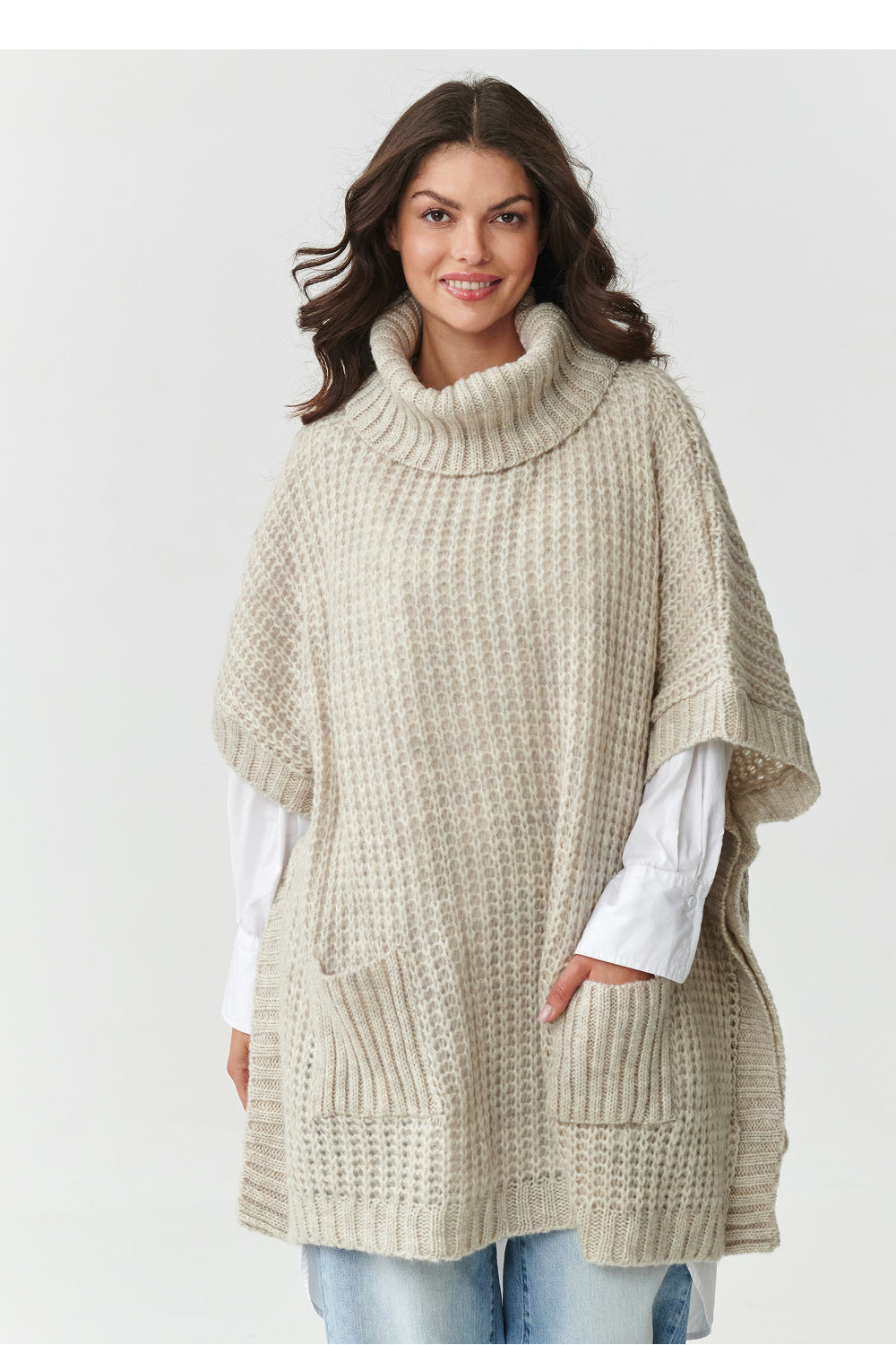 Jersey de cuello alto modelo 217656 Makadamia