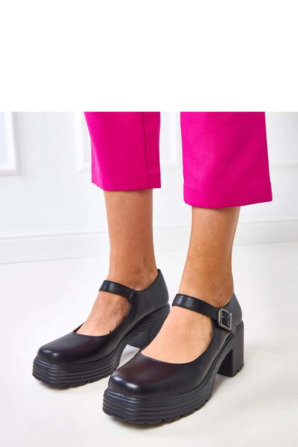 Zapatos bajos de tacón modelo 218165 Solea