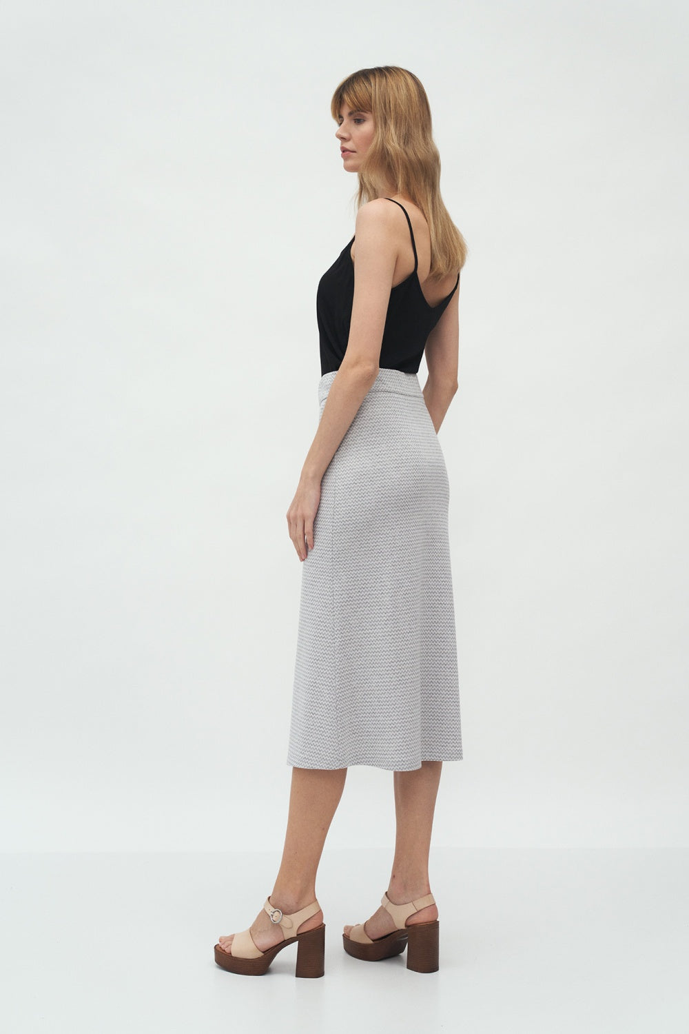 Falda modelo 153702 Nife