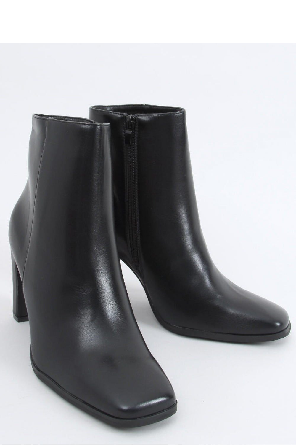 Botas tacón modelo 159468 Inello