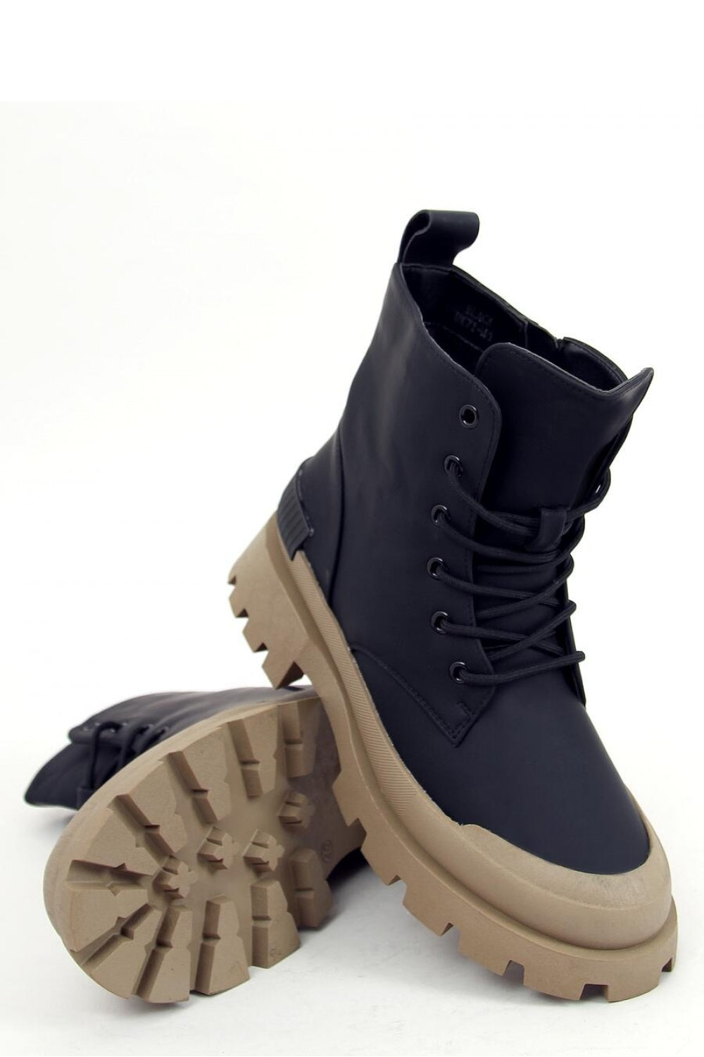 Botas de trekking modelo 160021 Inello