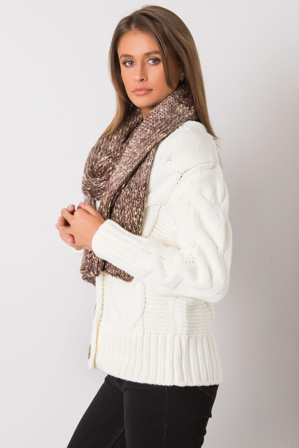 Mantón modelo 161160 AT
