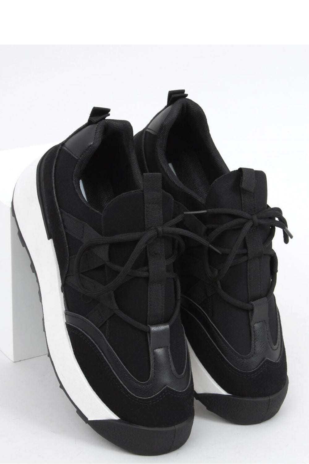 Zapatos deportivos modelo 162828 Inello