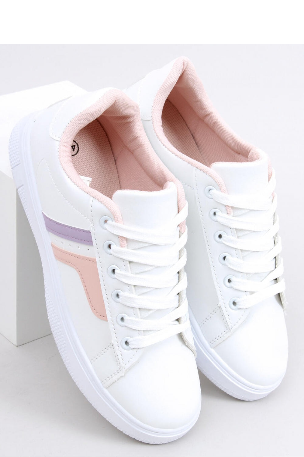 Zapatillas modelo 167466 Inello