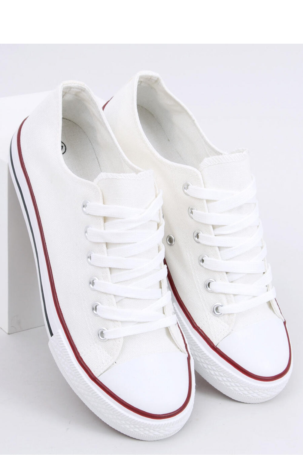 Zapatillas modelo 170663 Inello