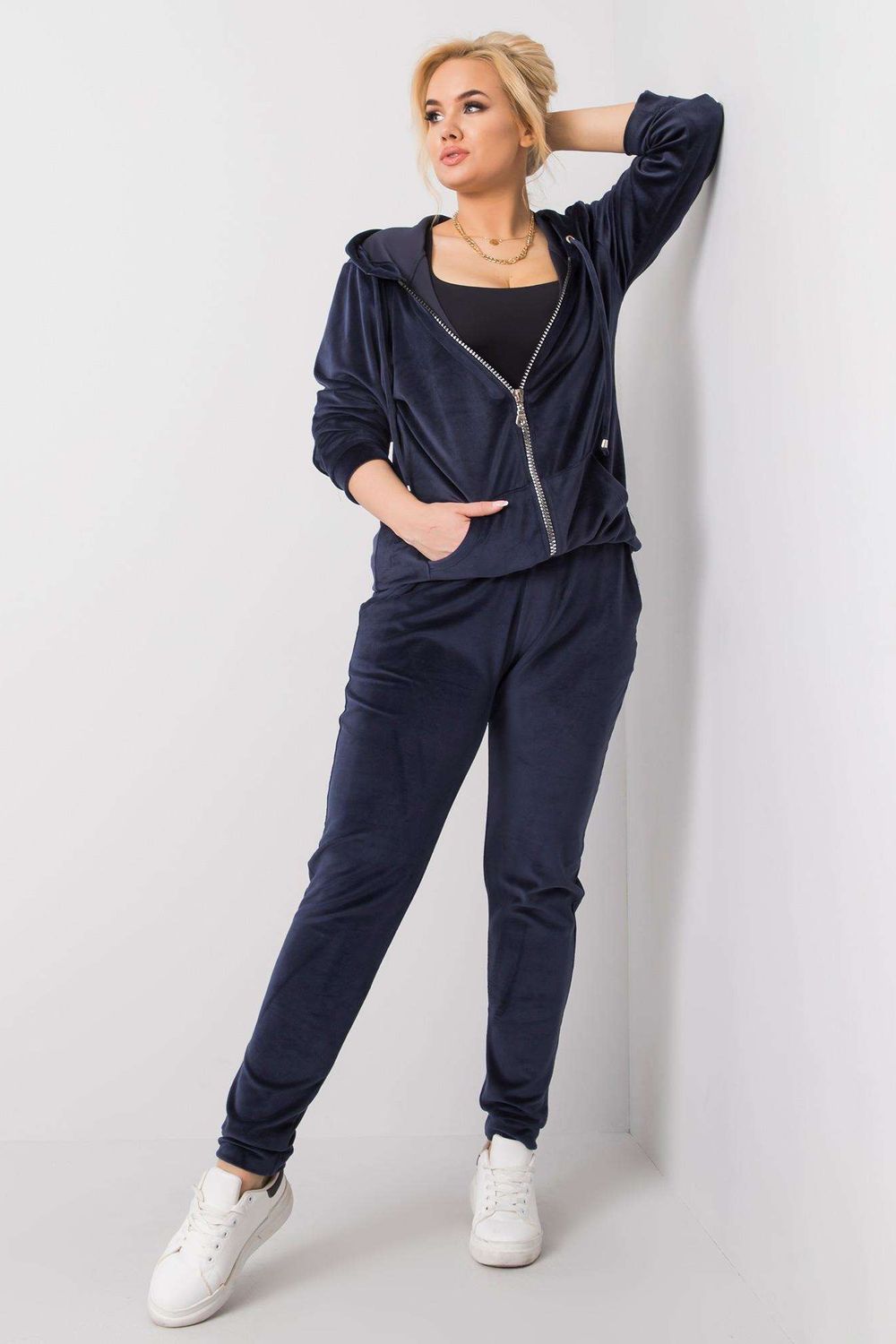 Conjunto de talla grande modelo 171046 Relevancia