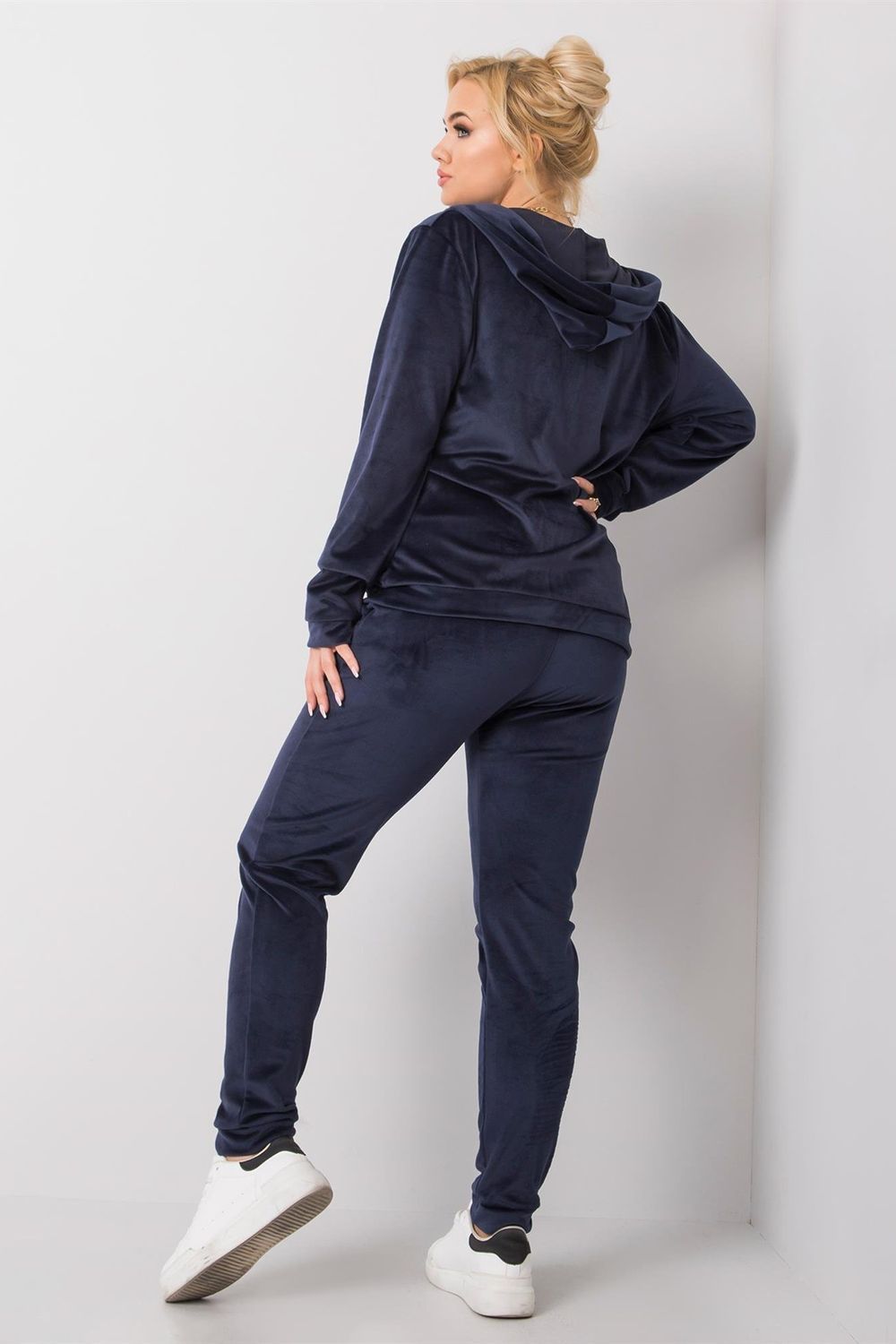 Conjunto de talla grande modelo 171046 Relevancia