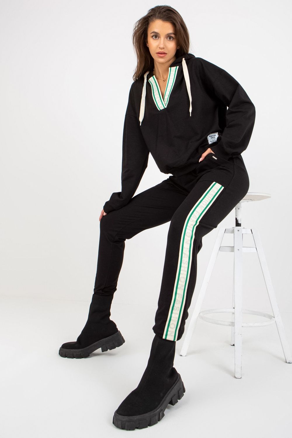 Conjunto modelo 172722 Relevance