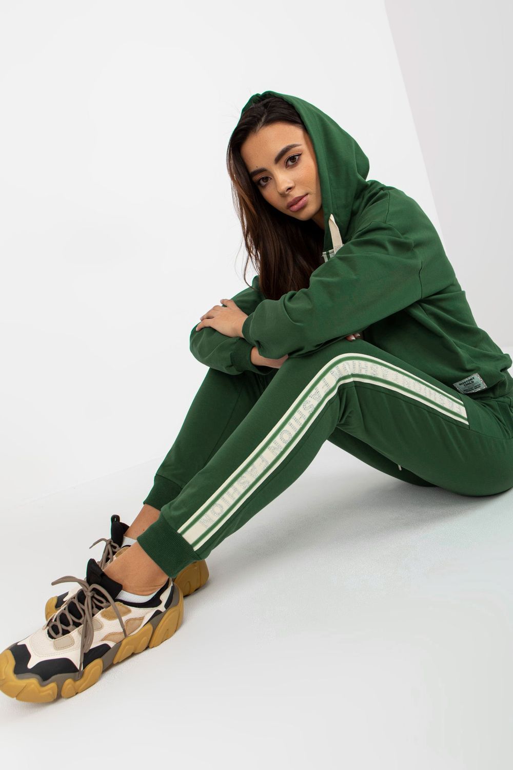 Conjunto modelo 172725 Relevance