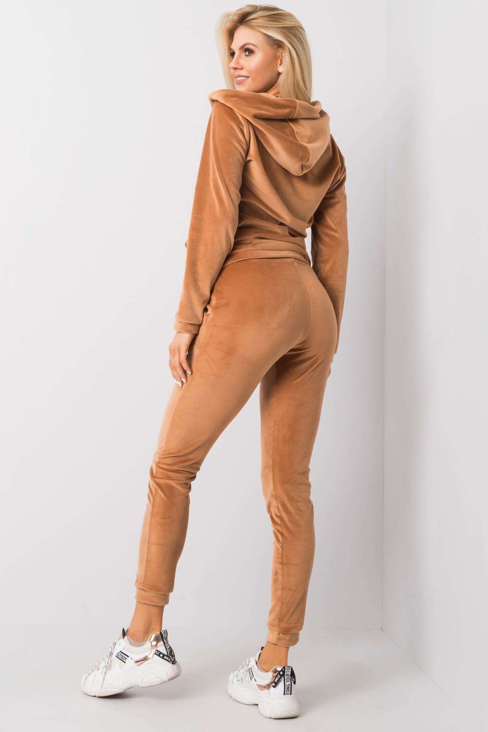 Conjunto modelo 173390 Relevance