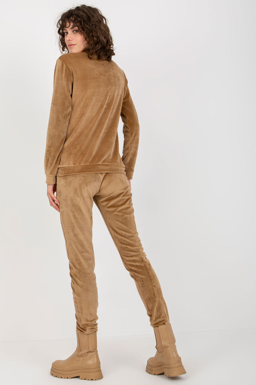 Conjunto modelo 176464 Relevance