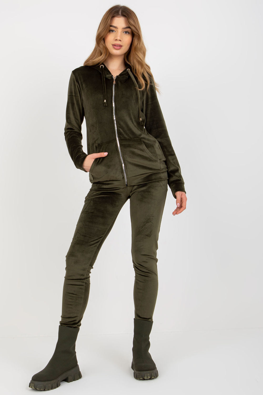 Conjunto modelo 177078 Relevance