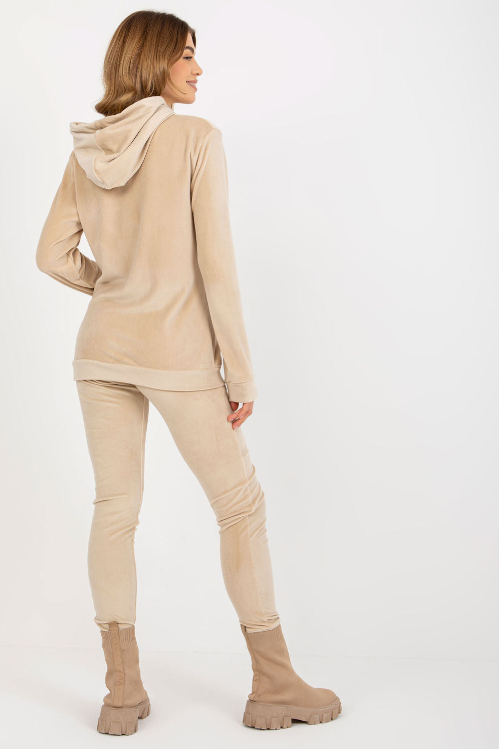 Conjunto modelo 177080 Relevance