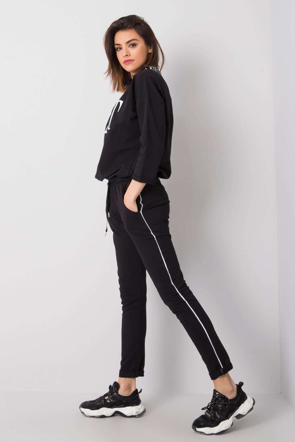 Conjunto modelo 177094 Relevance