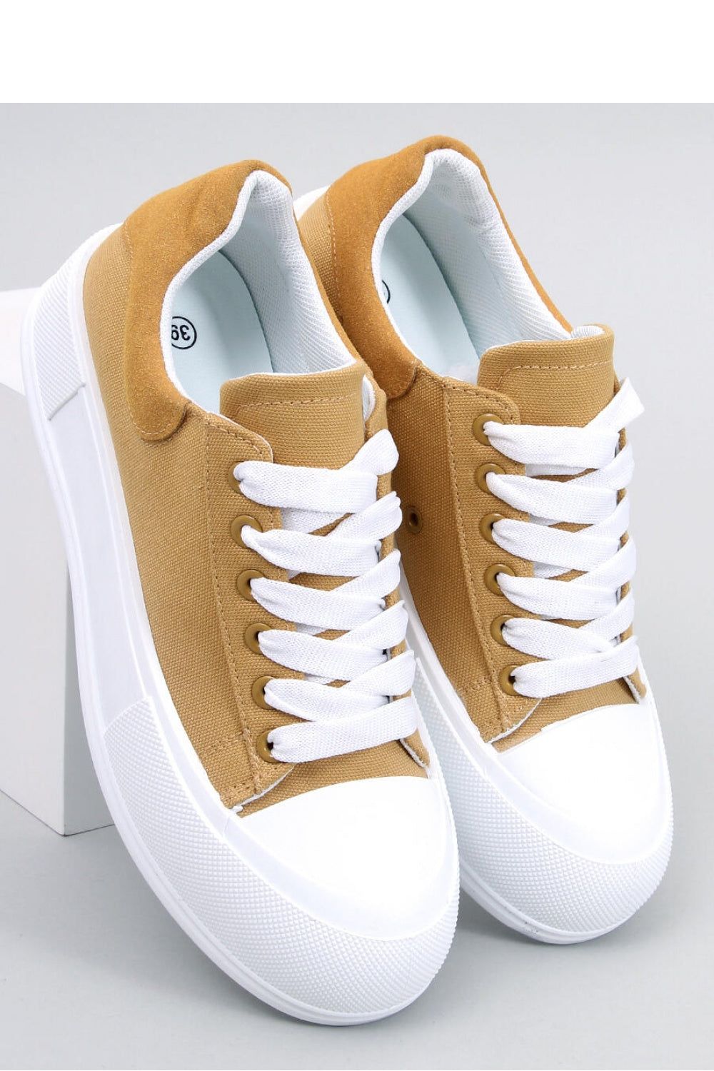 Zapatillas modelo 177310 Inello