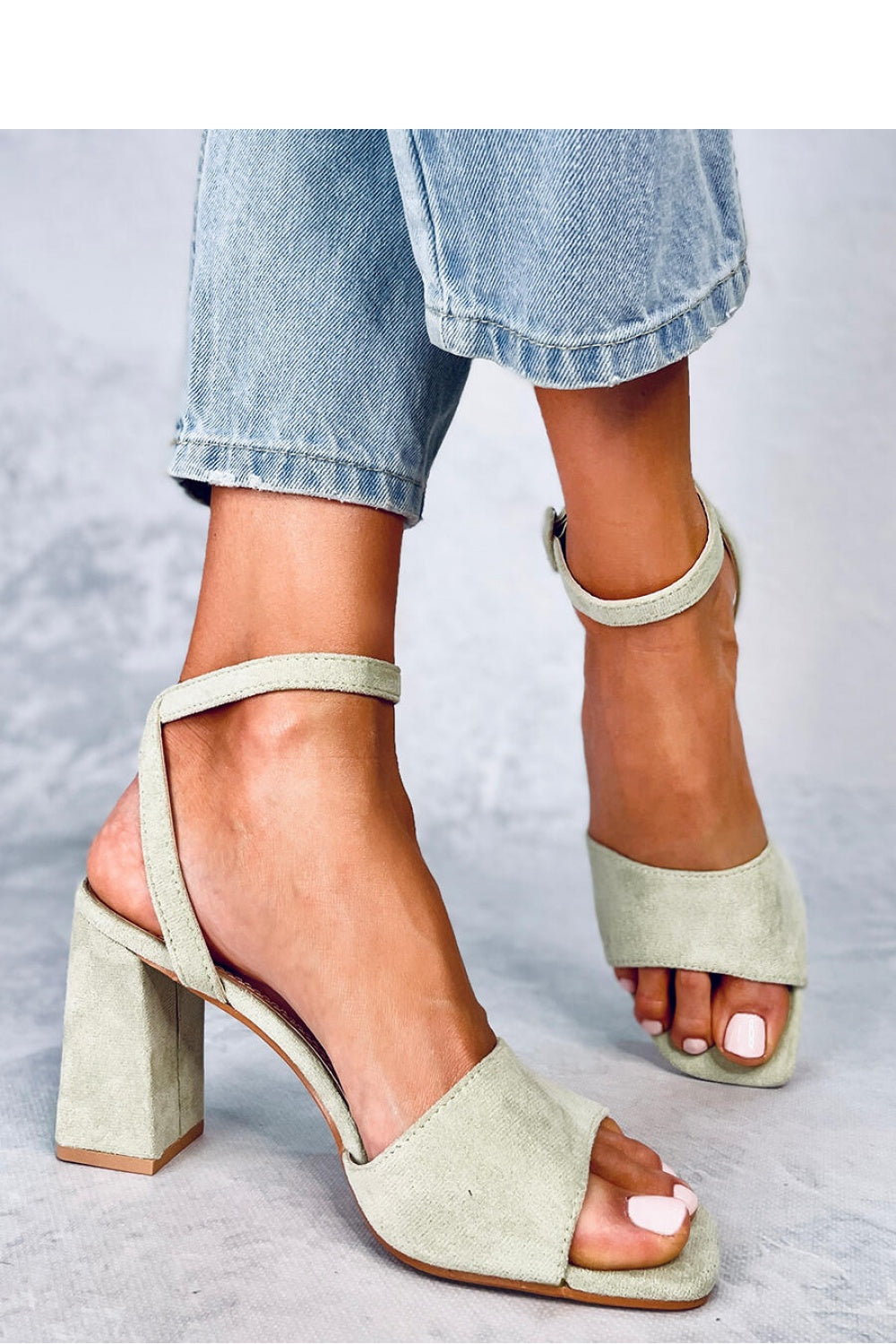Sandalias tacón modelo 181855 Inello