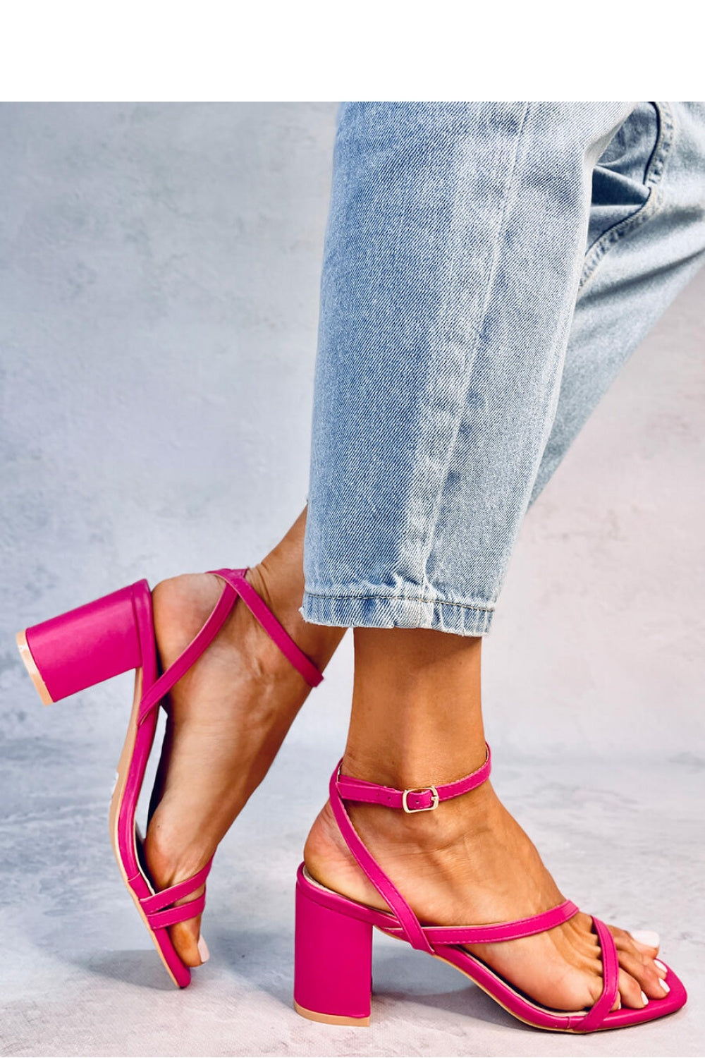 Sandalias tacón modelo 181943 Inello