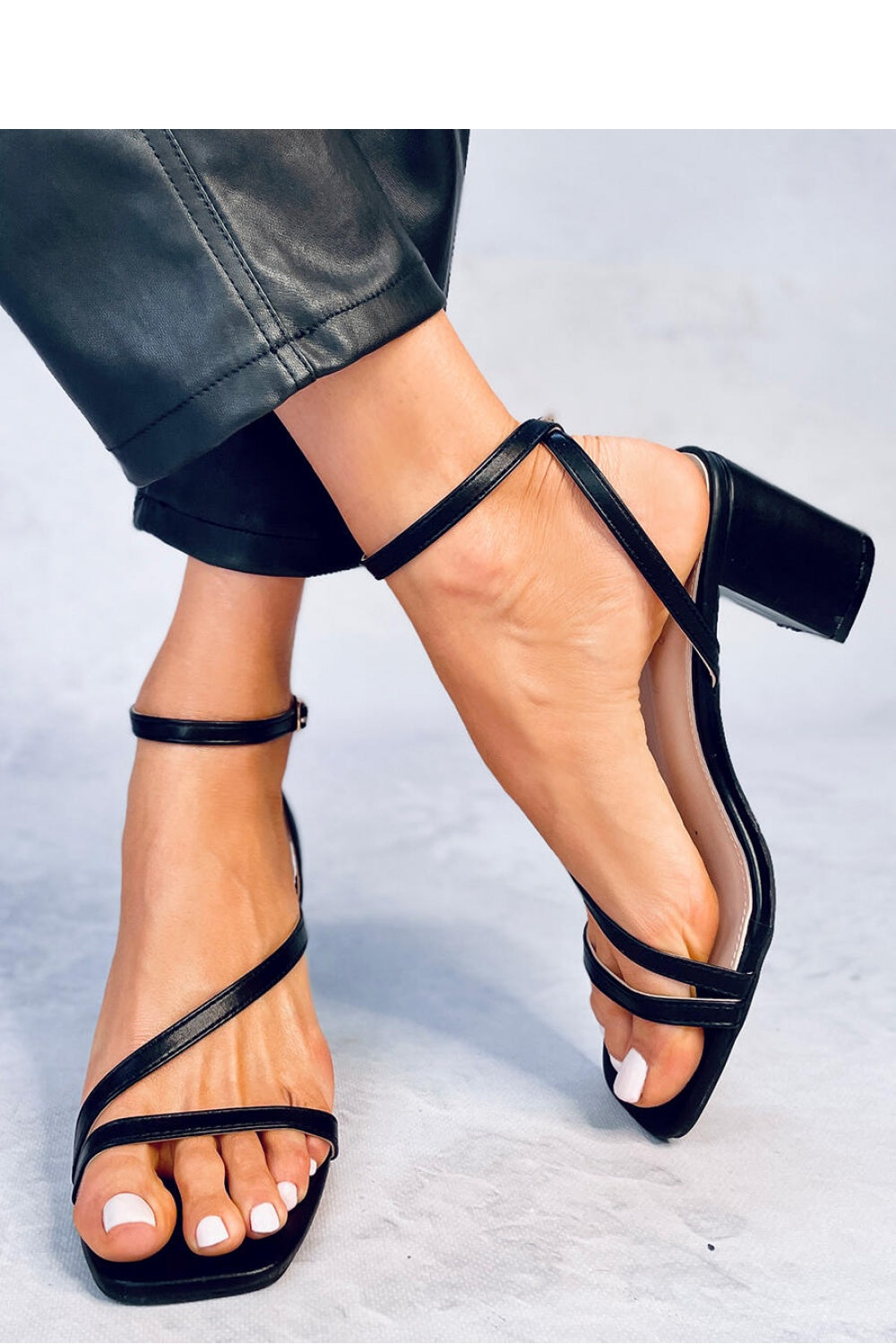 Sandalias tacón modelo 181946 Inello