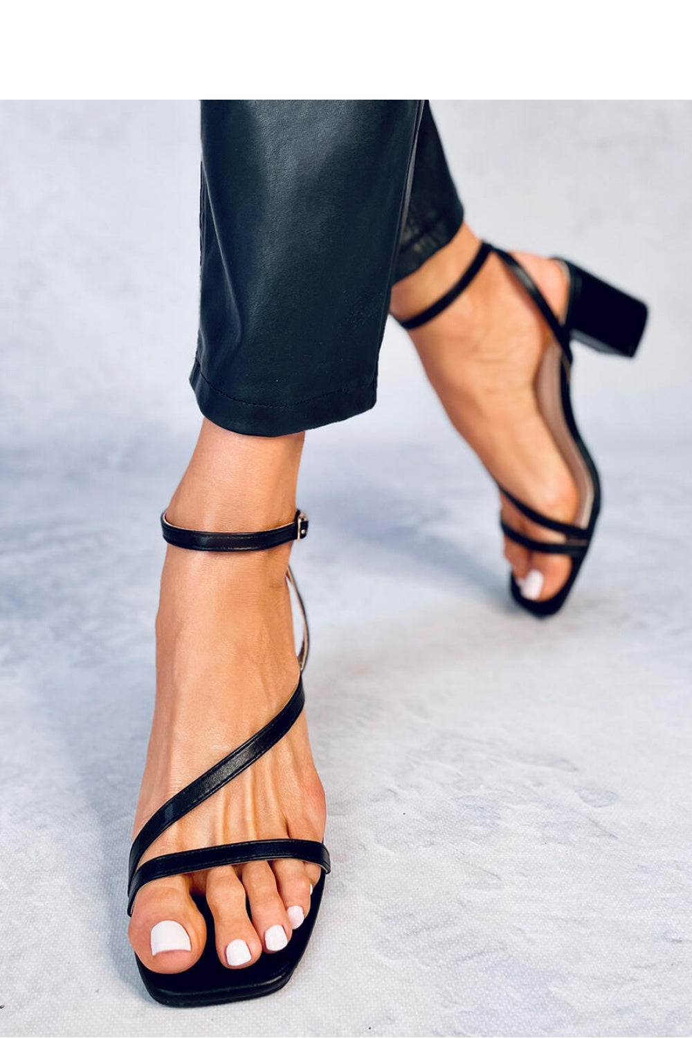 Sandalias tacón modelo 181946 Inello
