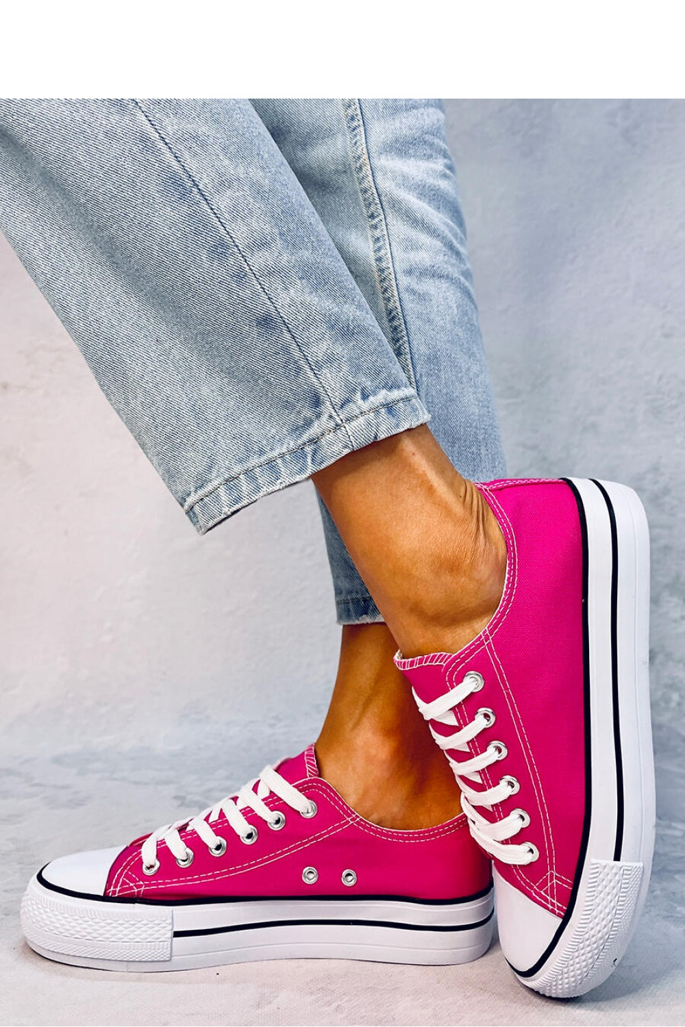 Zapatillas modelo 184260 Inello