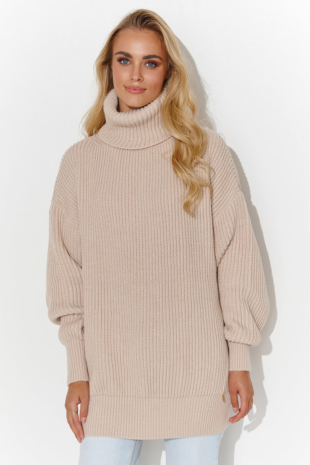 Jersey de cuello alto modelo 185214 Makadamia