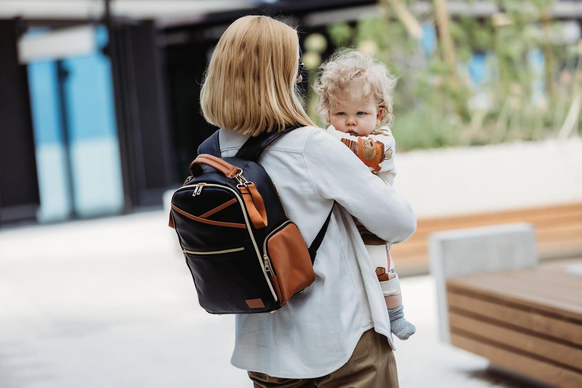 Mochila Pequeña para Pañales – Black Coffee - ZYOUNAT Boutique