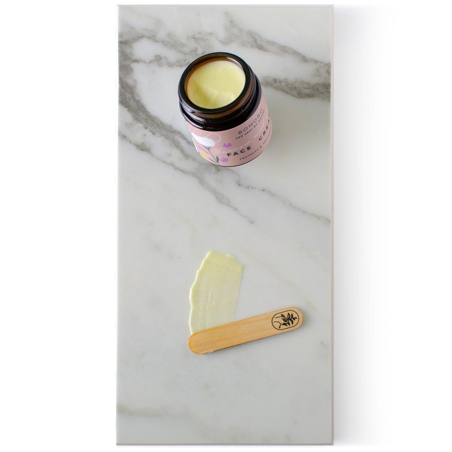 Crema Facial de Milenrama y Orégano / Protege y Restaura - ZYOUNAT Boutique